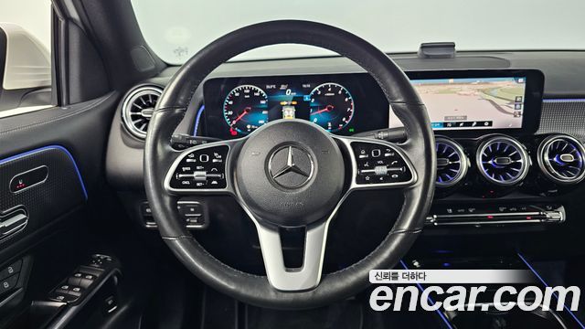 Mercedes-Benz GLB-Class 2021 — photo 19