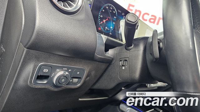 Mercedes-Benz GLB-Class 2021 — photo 22