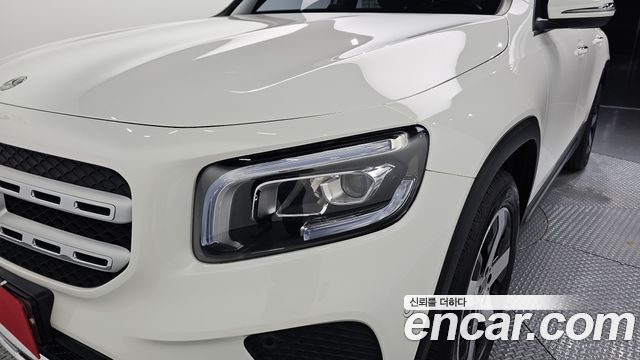 Mercedes-Benz GLB-Class 2021 — photo 8