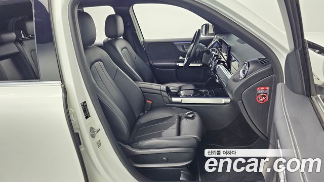 Mercedes-Benz GLB-Class 2021 — photo 16