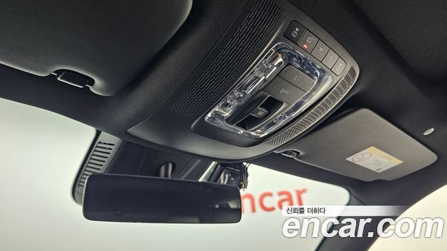 Mercedes-Benz GLB-Class 2021 — photo 27