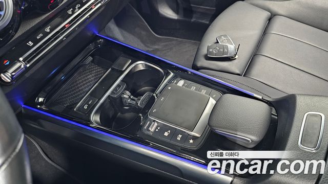 Mercedes-Benz GLB-Class 2021 — photo 30