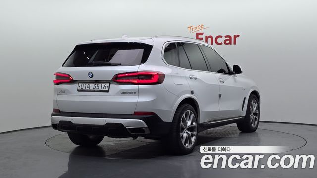 BMW X5 2019 — photo 2