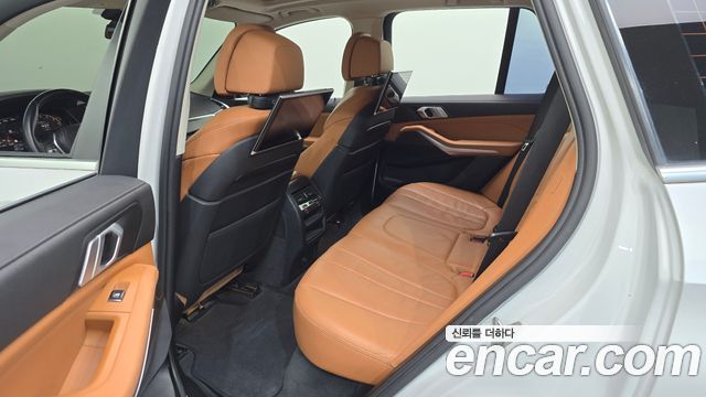 BMW X5 2019 — photo 11
