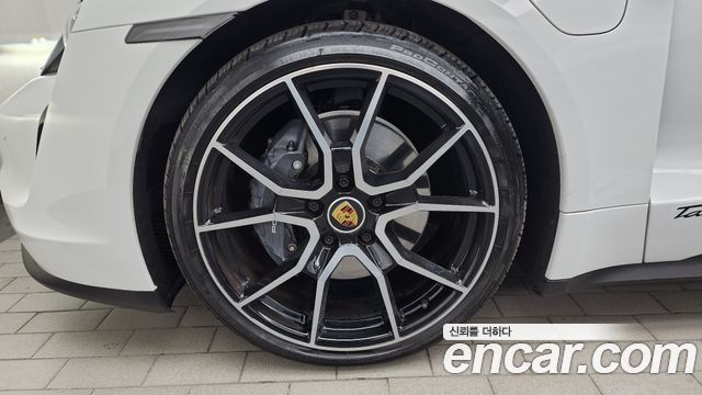 Porsche Taycan 2023 — photo 5