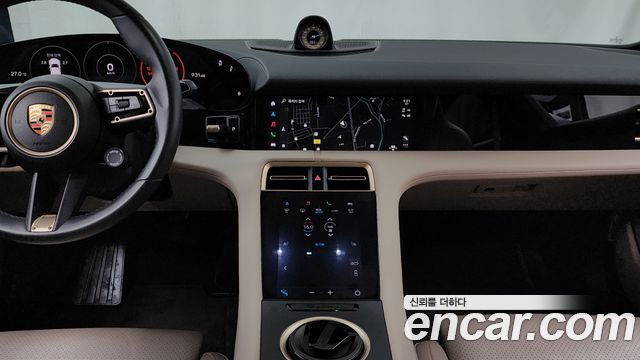 Porsche Taycan 2023 — photo 14