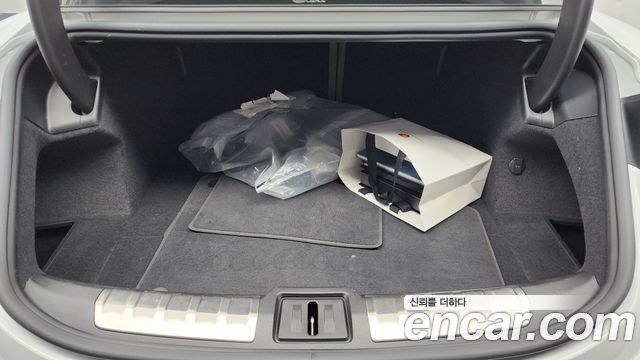 Porsche Taycan 2023 — photo 20