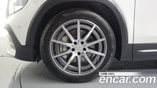 Mercedes-Benz GLB-Class 2021 — photo 5