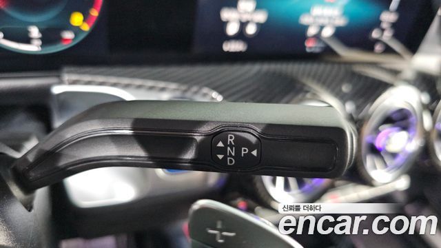 Mercedes-Benz GLB-Class 2021 — photo 12