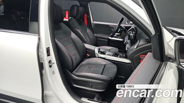Mercedes-Benz GLB-Class 2021 — photo 18