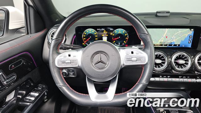 Mercedes-Benz GLB-Class 2021 — photo 19
