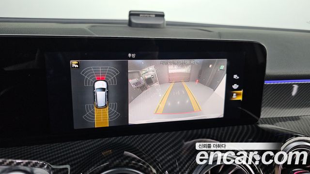 Mercedes-Benz GLB-Class 2021 — photo 20