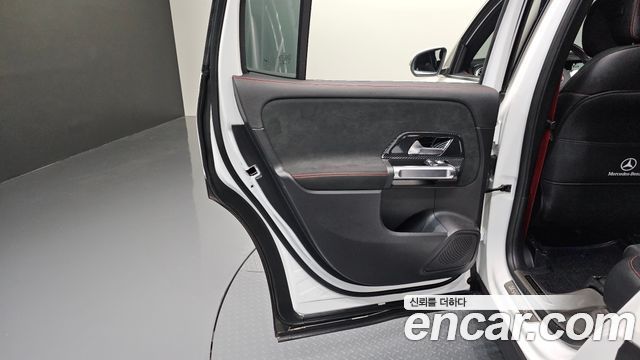 Mercedes-Benz GLB-Class 2021 — photo 15