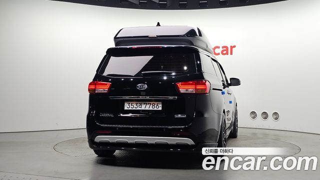 Kia Canival 2018 — photo 4