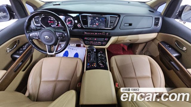 Kia Canival 2018 — photo 7