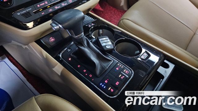 Kia Canival 2018 — photo 9