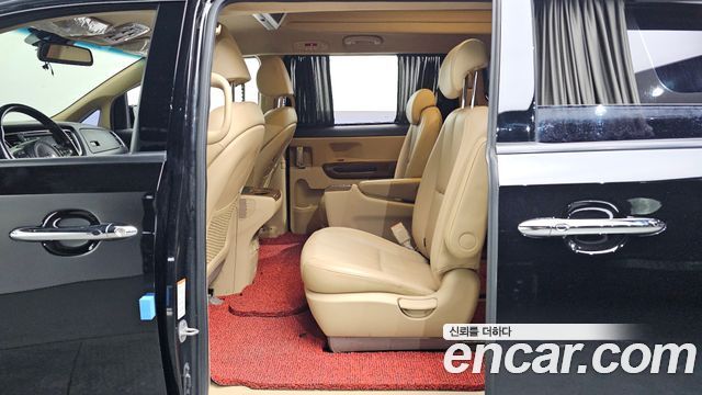 Kia Canival 2018 — photo 11