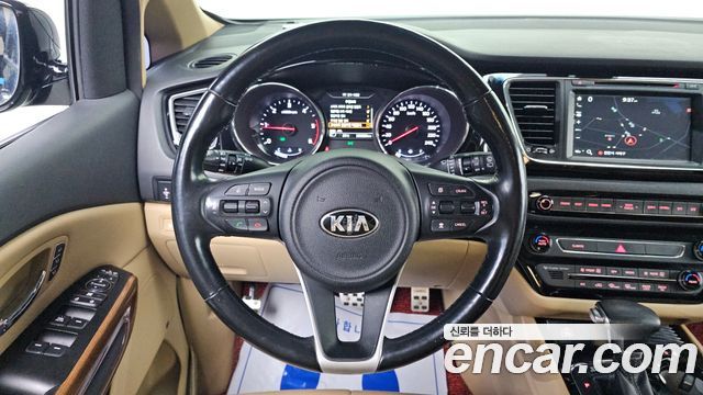 Kia Canival 2018 — photo 14