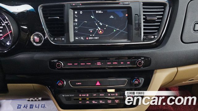 Kia Canival 2018 — photo 15