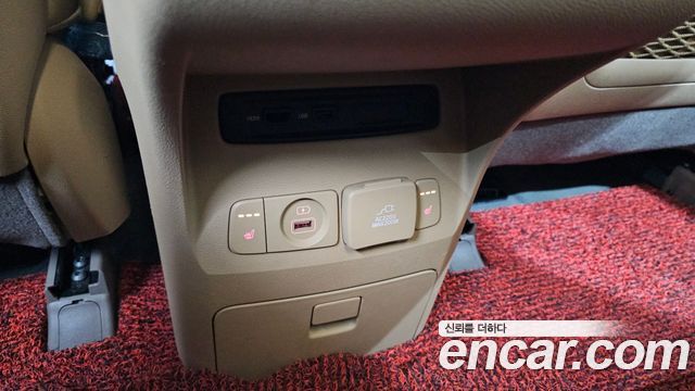Kia Canival 2018 — photo 18