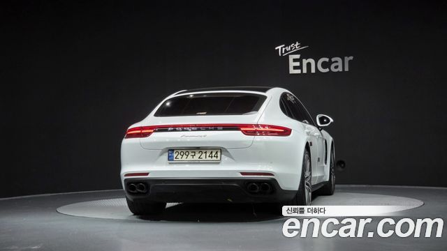 Porsche Panamera 2019 — photo 4