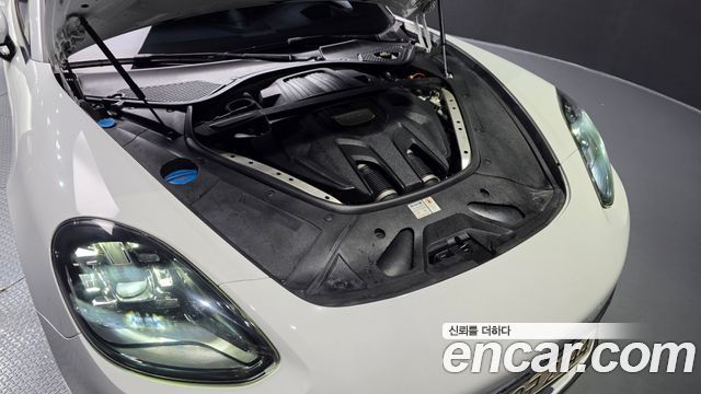 Porsche Panamera 2019 — photo 6