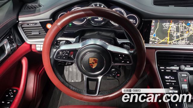 Porsche Panamera 2019 — photo 19