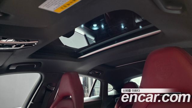 Porsche Panamera 2019 — photo 24