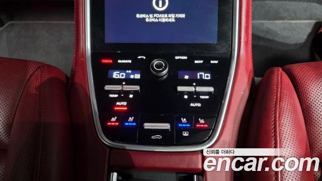 Porsche Panamera 2019 — photo 25