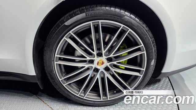 Porsche Panamera 2019 — photo 7