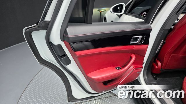 Porsche Panamera 2019 — photo 15