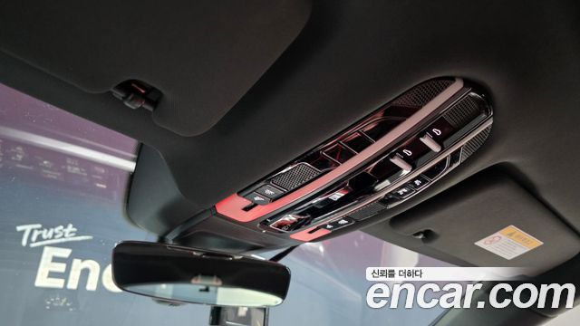 Porsche Panamera 2019 — photo 28