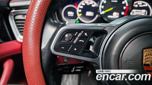 Porsche Panamera 2019 — photo 34