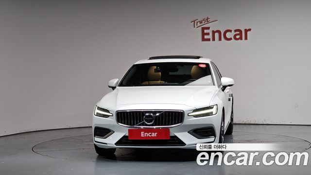 Volvo S60 2022 — photo 3