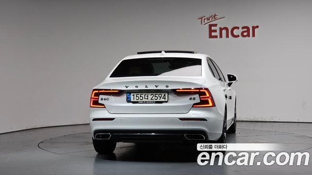 Volvo S60 2022 — photo 4