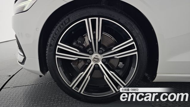 Volvo S60 2022 — photo 5