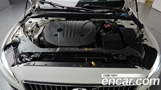 Volvo S60 2022 — photo 6