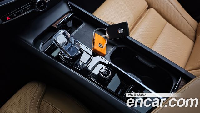 Volvo S60 2022 — photo 12