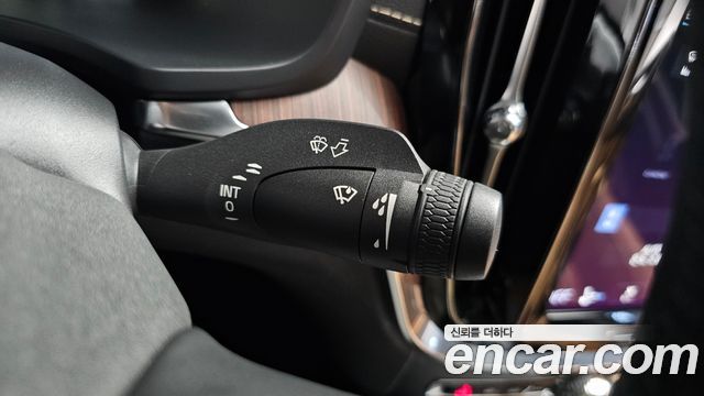 Volvo S60 2022 — photo 35