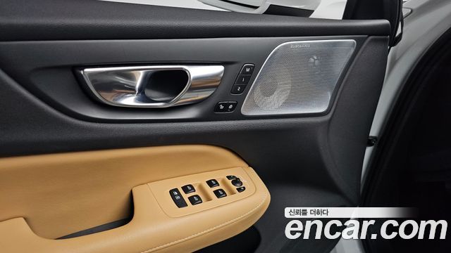 Volvo S60 2022 — photo 39