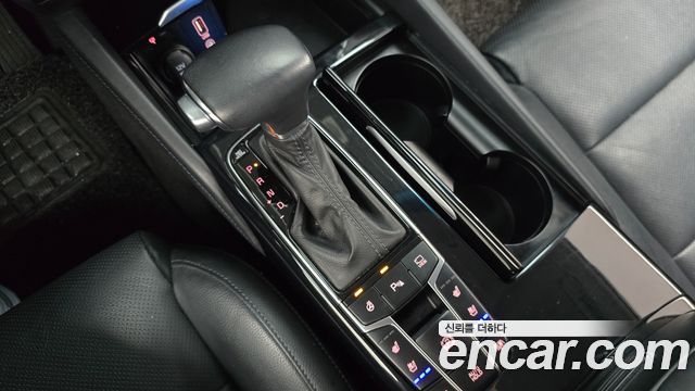 Kia K7 2018 — photo 9