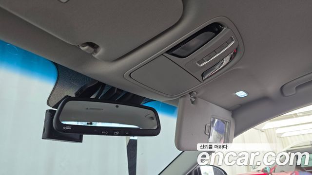 Kia K7 2018 — photo 17