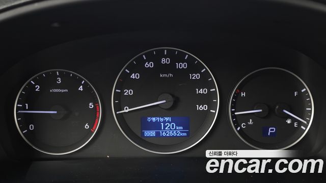 Hyundai Starex 2016 — photo 11