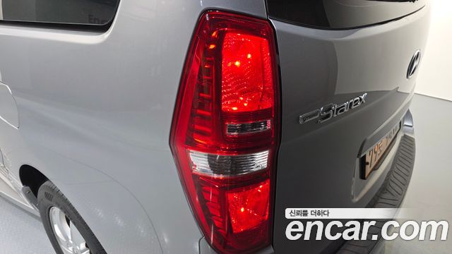 Hyundai Starex 2016 — photo 9