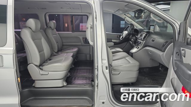 Hyundai Starex 2016 — photo 16