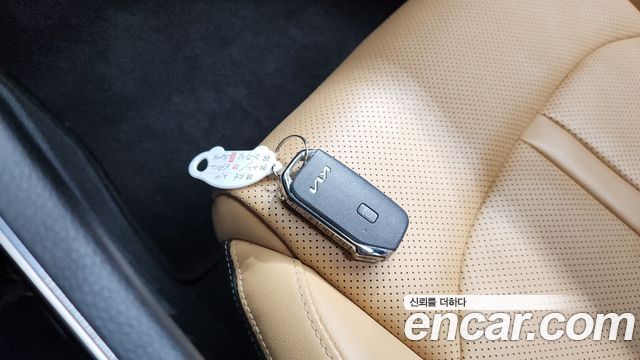 Kia K5 2022 — photo 21