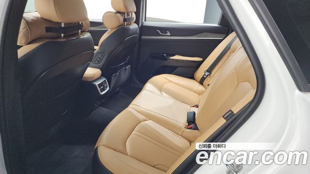 Kia K5 2022 — photo 25