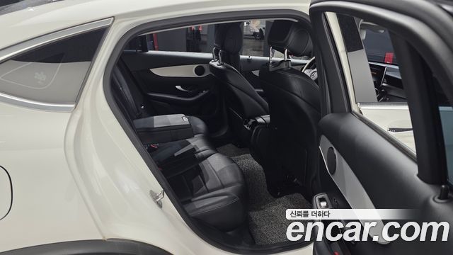 Mercedes-Benz GLC-Class 2018 — photo 18