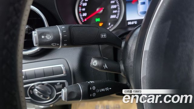Mercedes-Benz GLC-Class 2018 — photo 26