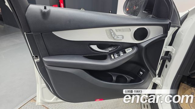 Mercedes-Benz GLC-Class 2018 — photo 14